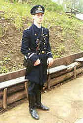 Oberleutnant z. See im Landungspäckchen