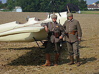 Am erbeuteten Flieger