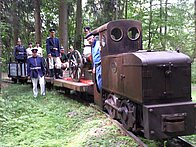 Truppen- und Artillerietransport mittels Feldbahn