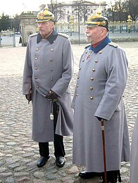Oberst Dr. Zimmer und Oberstleutnant Gebhard (links)